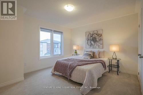 207 Vantage Loop, Newmarket, ON - Indoor Photo Showing Bedroom