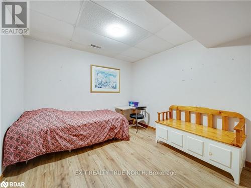 74 15 N Line, Oro-Medonte, ON - Indoor Photo Showing Bedroom
