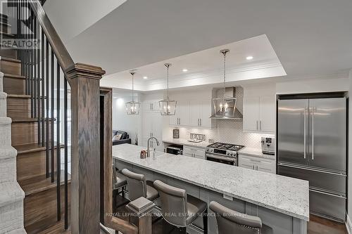 6 - 509 Elizabeth Street, Burlington, ON - Indoor Photo Showing Kitchen With Upgraded Kitchen