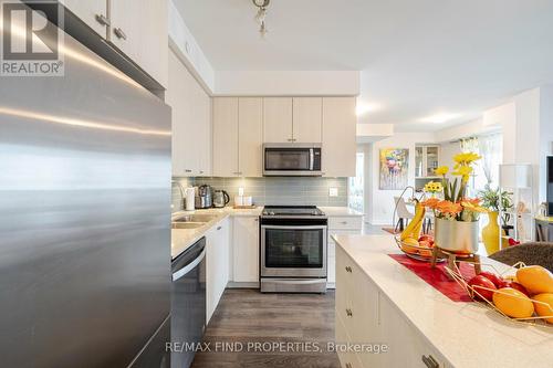 403 - 4655 Glenn Erin Drive, Mississauga, ON - Indoor Photo Showing Kitchen With Double Sink