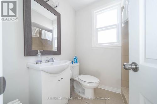 Upper - 96 Fairbank Avenue, Toronto, ON - Indoor Photo Showing Bathroom