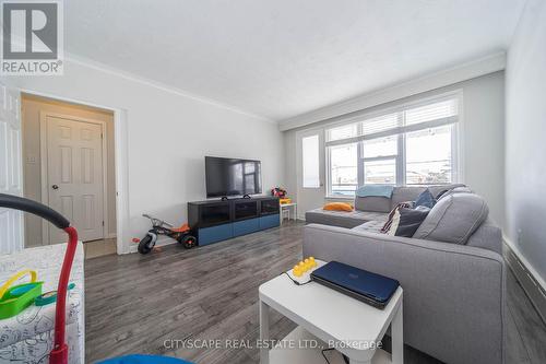 Upper - 96 Fairbank Avenue, Toronto, ON - Indoor Photo Showing Living Room