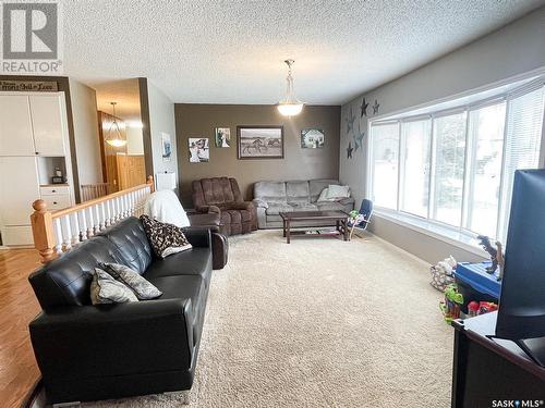 419 7Th Street W, Meadow Lake, SK - Indoor Photo Showing Living Room