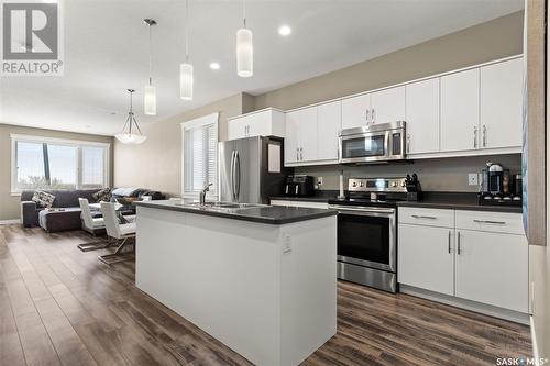 3 3960 7Th Avenue E, Regina, SK - Indoor Photo Showing Kitchen With Upgraded Kitchen