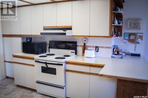 209 Churchill Drive, Melfort, SK - Indoor Photo Showing Kitchen