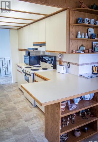 209 Churchill Drive, Melfort, SK - Indoor Photo Showing Kitchen