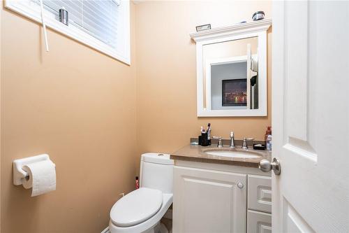 9 Delawana Drive, Hamilton, ON - Indoor Photo Showing Bathroom
