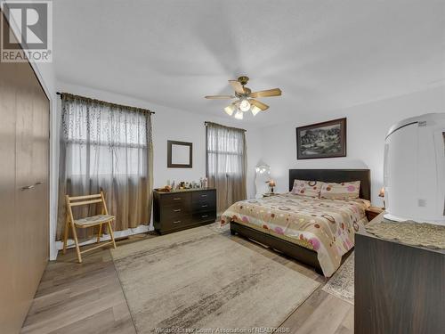 9827 Ridge Road, Windsor, ON - Indoor Photo Showing Bedroom
