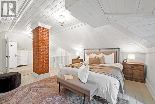 18 Russell Street E, Kawartha Lakes, ON - Indoor Photo Showing Bedroom