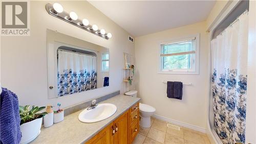456 Draper Street, Pembroke, ON - Indoor Photo Showing Bathroom
