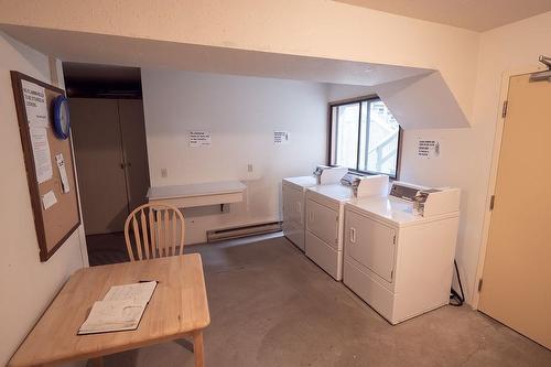 1611 Nickelplate Road Unit# 308, Rossland, BC - Indoor Photo Showing Laundry Room