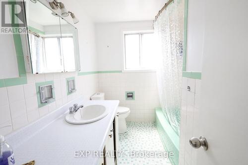 30 Davistow Crescent, Toronto, ON - Indoor Photo Showing Bathroom