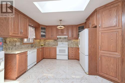 930 Wetherby Lane, Mississauga, ON - Indoor Photo Showing Kitchen