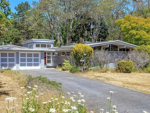 2830 Lansdowne Rd, Oak Bay, BC 