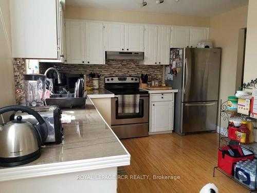 66 Burbank Cres, Orangeville, ON - Indoor Photo Showing Kitchen