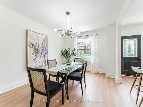 15 Barnesdale Ave N, Hamilton, ON - Indoor Photo Showing Dining Room