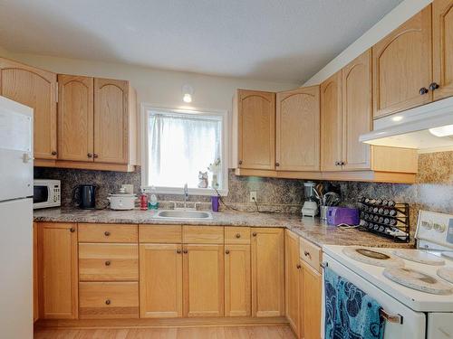 Kitchen - 367 Rue Dufferin, Stanstead - Ville, QC - Indoor Photo Showing Kitchen