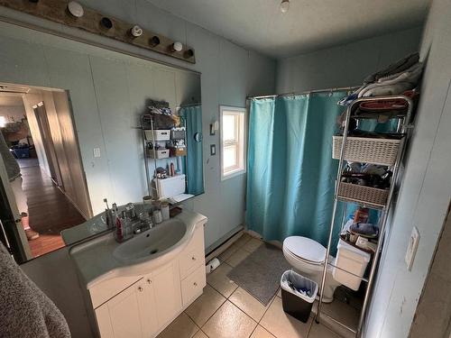 1871 Main Street, Merritt, BC - Indoor Photo Showing Bathroom