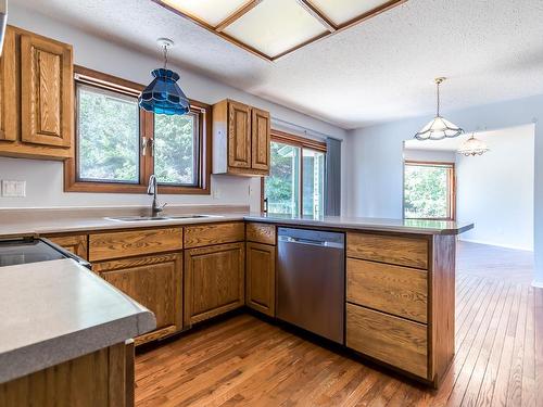 870 Eagleson Cres, Lillooet, BC - Indoor Photo Showing Kitchen With Double Sink