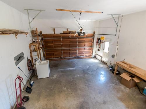 870 Eagleson Cres, Lillooet, BC - Indoor Photo Showing Garage