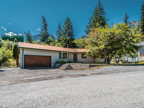 870 Eagleson Cres, Lillooet, BC - Outdoor