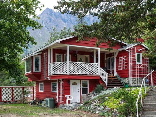 415 Victoria Street, Lillooet, BC 