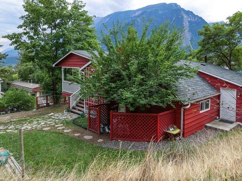 415 Victoria Street, Lillooet, BC 