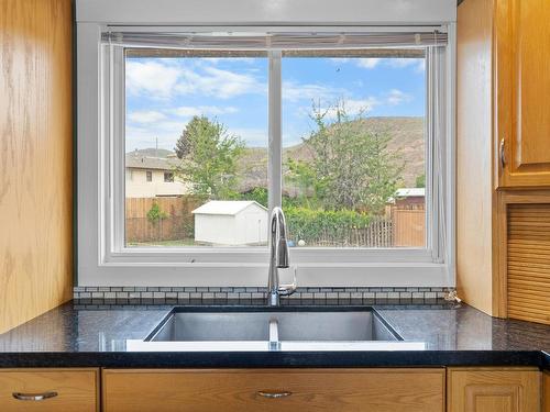 1060 North Glen Drive, Kamloops, BC - Indoor Photo Showing Kitchen With Double Sink