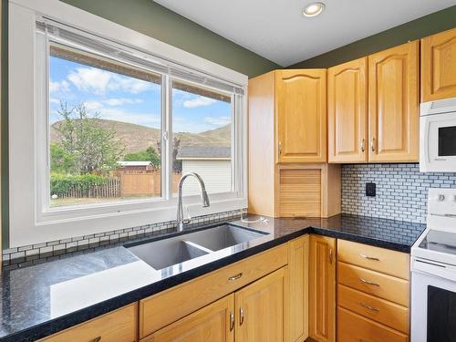 1060 North Glen Drive, Kamloops, BC - Indoor Photo Showing Kitchen With Double Sink
