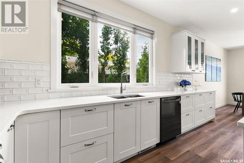 113 Green Avenue, Regina Beach, SK - Indoor Photo Showing Kitchen With Double Sink