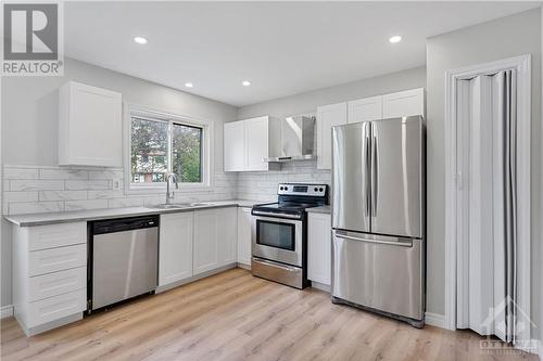 58A Foxfield Drive, Ottawa, ON - Indoor Photo Showing Kitchen With Stainless Steel Kitchen With Upgraded Kitchen