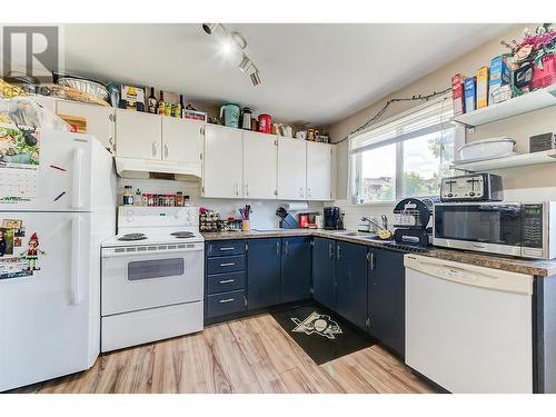 265 Fir Court, Kelowna, BC - Indoor Photo Showing Kitchen