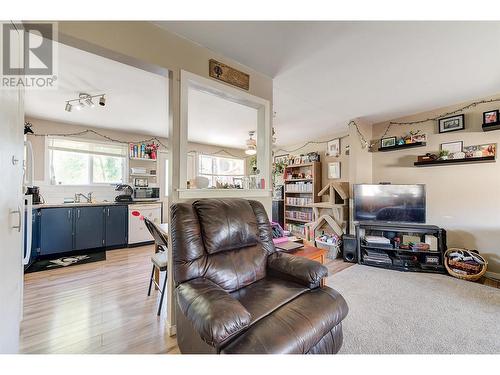 265 Fir Court, Kelowna, BC - Indoor Photo Showing Living Room