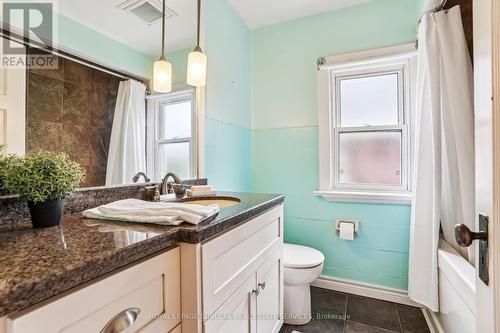 217 Rothsay Avenue, Hamilton, ON - Indoor Photo Showing Bathroom