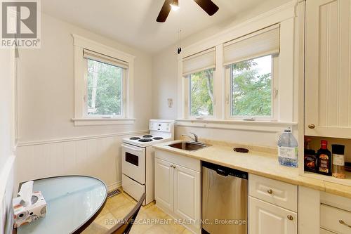 East #1 - 122 Forsyth Street N, Sarnia, ON - Indoor Photo Showing Kitchen