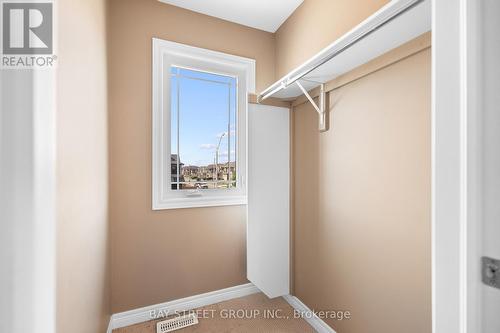 2 Sparkle Drive, Thorold, ON - Indoor Photo Showing Other Room