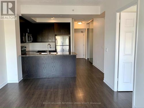 611 - 15 James Finlay Way, Toronto (Downsview-Roding-Cfb), ON - Indoor Photo Showing Kitchen