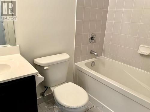 611 - 15 James Finlay Way, Toronto (Downsview-Roding-Cfb), ON - Indoor Photo Showing Bathroom