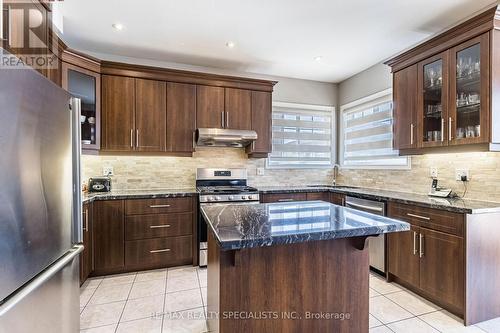 73 Revelstoke Place, Brampton, ON - Indoor Photo Showing Kitchen With Stainless Steel Kitchen With Upgraded Kitchen
