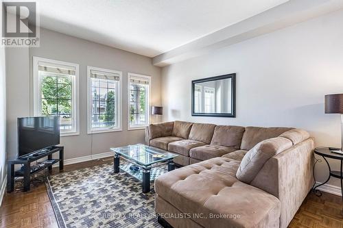 73 Revelstoke Place, Brampton, ON - Indoor Photo Showing Living Room