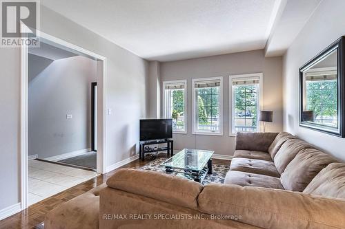 73 Revelstoke Place, Brampton, ON - Indoor Photo Showing Living Room