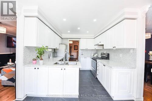 5 Lilly Crescent, Brampton, ON - Indoor Photo Showing Kitchen With Double Sink With Upgraded Kitchen