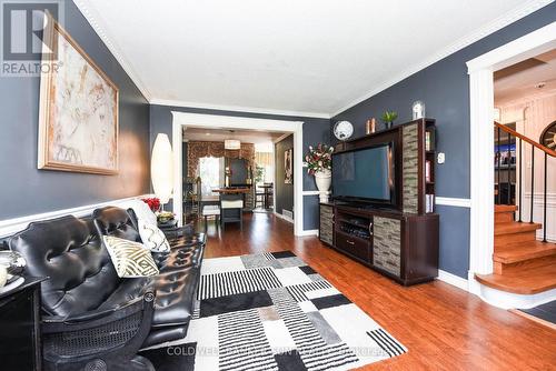 5 Lilly Crescent, Brampton, ON - Indoor Photo Showing Living Room