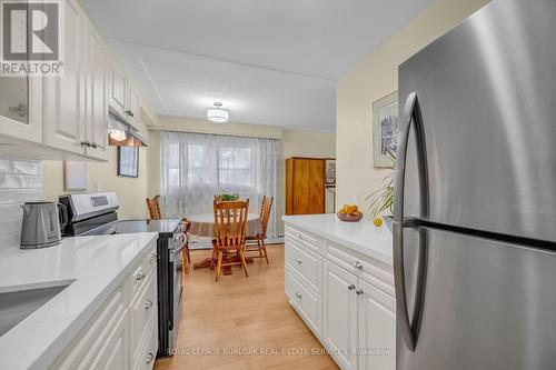 108 - 1377 Lakeshore Road, Burlington, ON - Indoor Photo Showing Kitchen