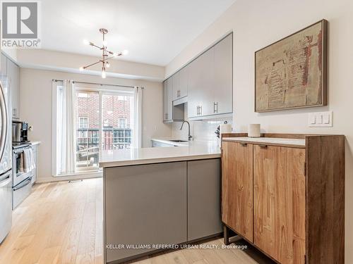 Th 62 - 113 The Queensway, Toronto, ON - Indoor Photo Showing Kitchen