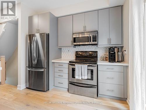 Th 62 - 113 The Queensway, Toronto, ON - Indoor Photo Showing Kitchen