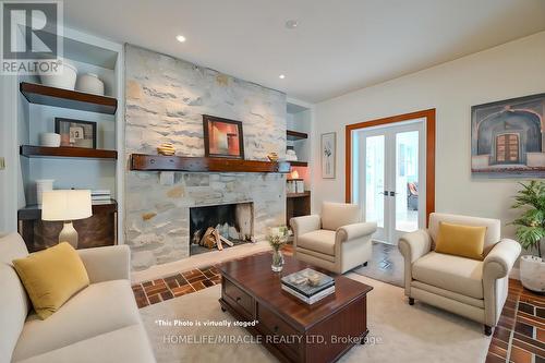 62 Gibson Lake Drive, Caledon (Palgrave), ON - Indoor Photo Showing Living Room With Fireplace