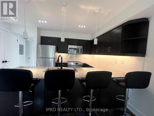 307 - 132 Widdicombe Hill Boulevard, Toronto (Willowridge-Martingrove-Richview), ON - Indoor Photo Showing Kitchen With Upgraded Kitchen