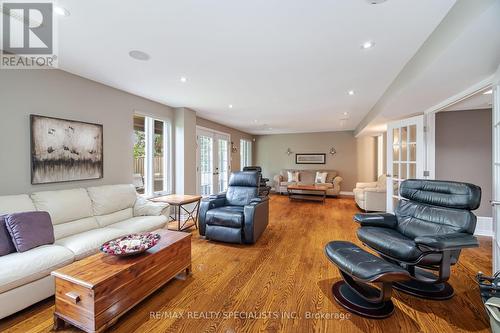 3078 Folkway Drive, Mississauga, ON - Indoor Photo Showing Living Room