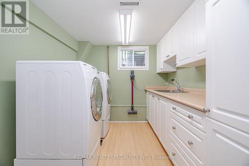 3078 Folkway Drive, Mississauga, ON - Indoor Photo Showing Laundry Room
